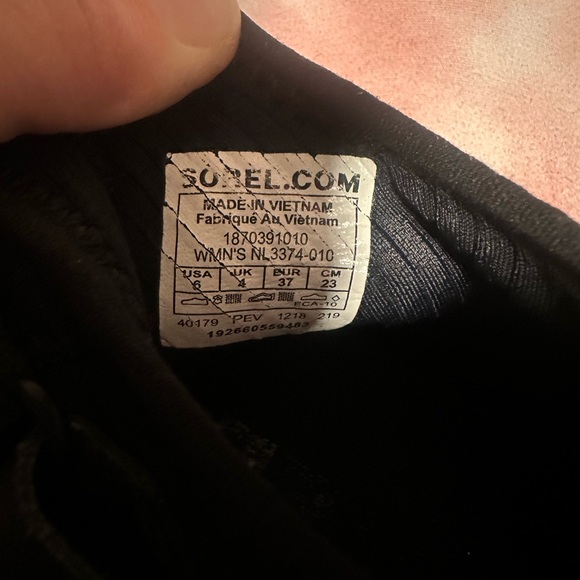 Sorel Size 6 Women’s Kinetic Sneak Black Sneakers Adjustable Strap Shoes Low Top - Picture 13 of 13